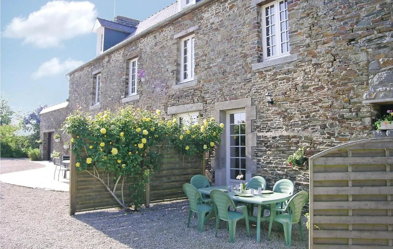 Amazing Apartment In Roz-Landrieux With Kitchen 0*,