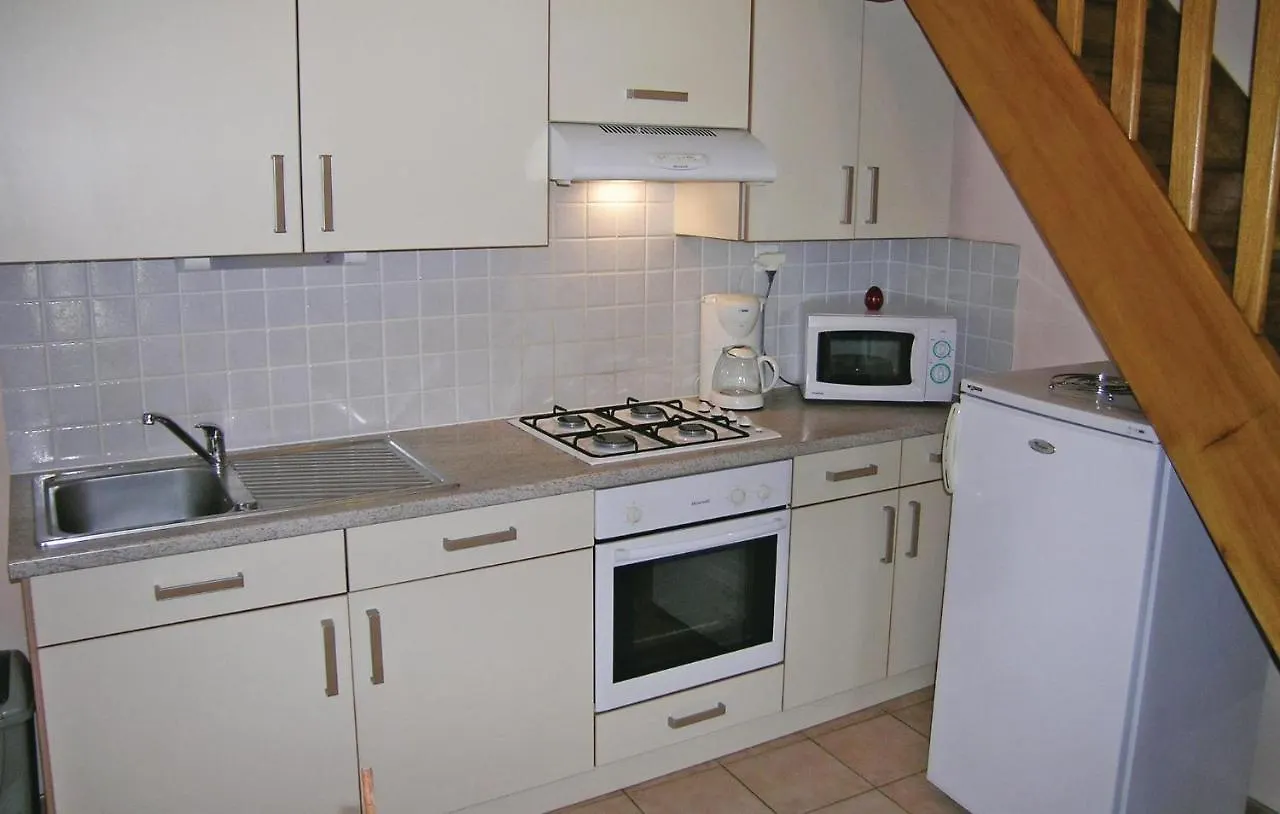 Amazing Apartment In Roz-Landrieux With Kitchen 0*,  フランス
