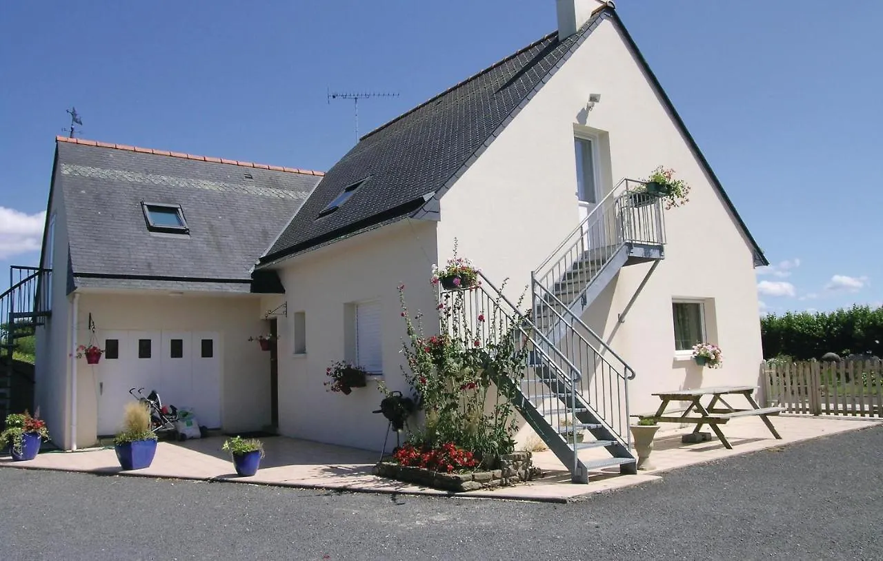 Amazing Apartment In Roz-Landrieux With Kitchen