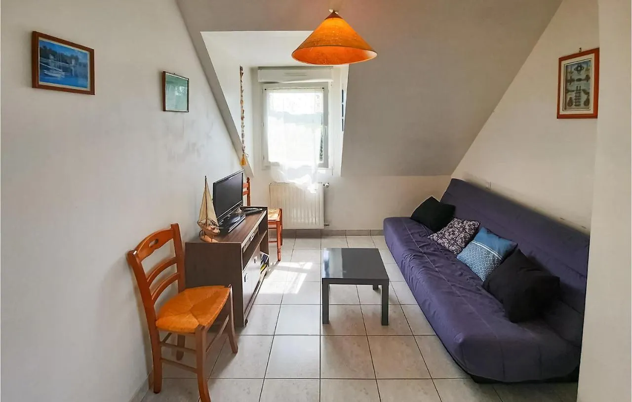 Amazing Apartment In Roz-Landrieux With Kitchen 0*,  フランス