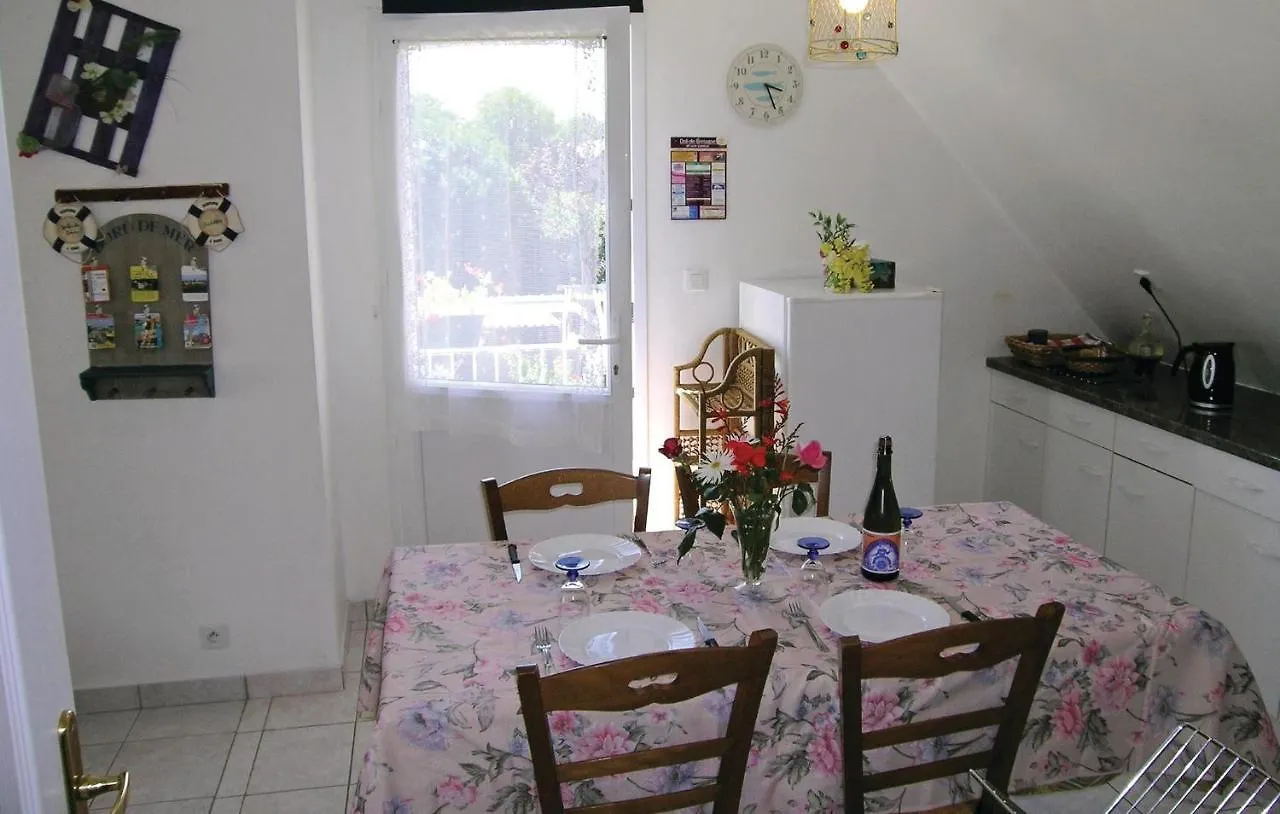 Amazing Apartment In Roz-Landrieux With Kitchen